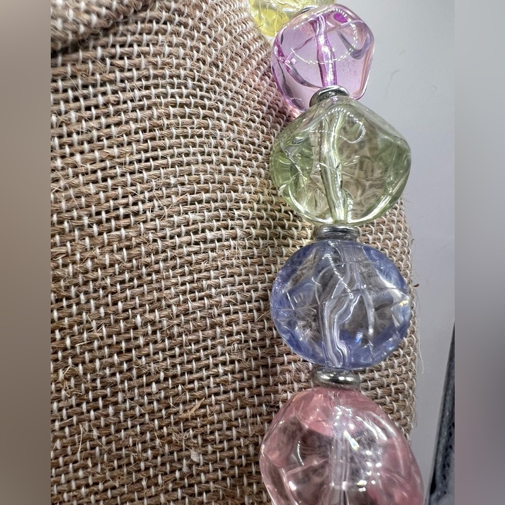 Vintage Pastel Crackle Lucite Bead Necklace - Picture 2 of 5